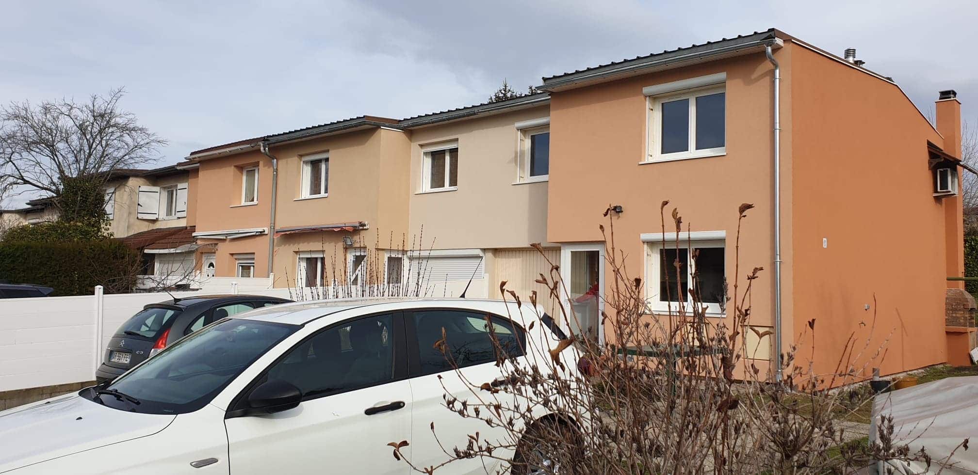 Maison individuelle isolée par l'extérieur par l'artisan façadier Elka